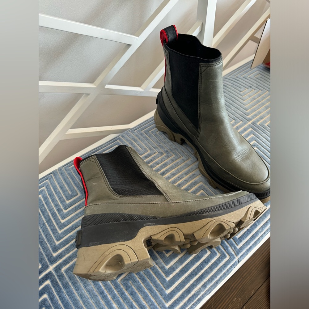 Good Condition Waterproof Sorel Brexit Chelsea | Sold out colorway | size 9.5